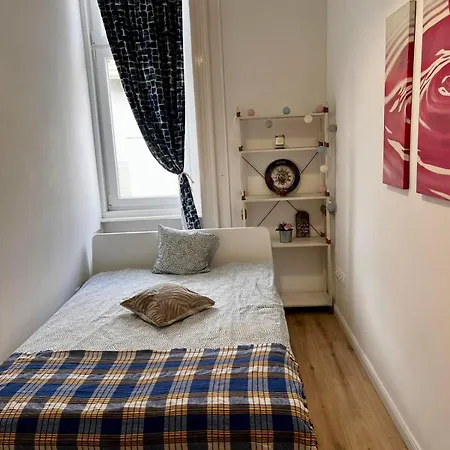 Central Rooms Hostel